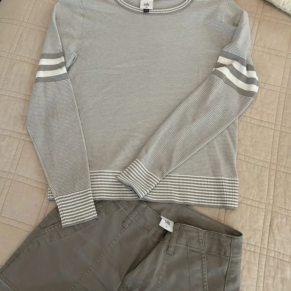 Cabi Compass pants size 2 and Charlie pullover size XS. - Picture 2 of 3